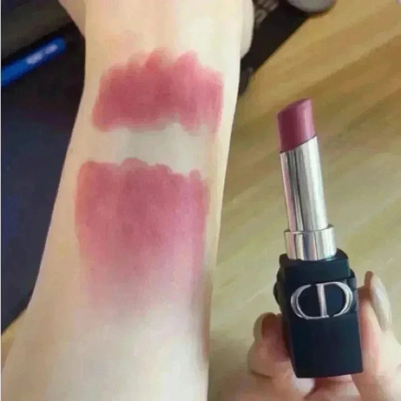NEW Dior Rouge Dior Forever Transfer-Proof Lipstick-670 - Picture 6 of 7